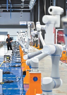 把創(chuàng)新作為引領(lǐng)發(fā)展的第一動(dòng)力